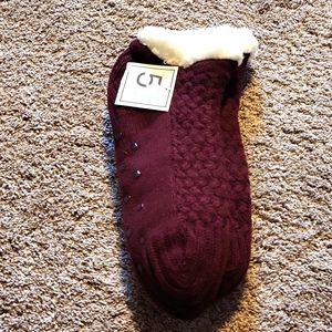 Womens fuzzy maroon socks